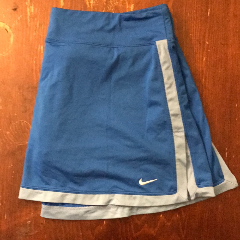 skort - Picture 2 of 2